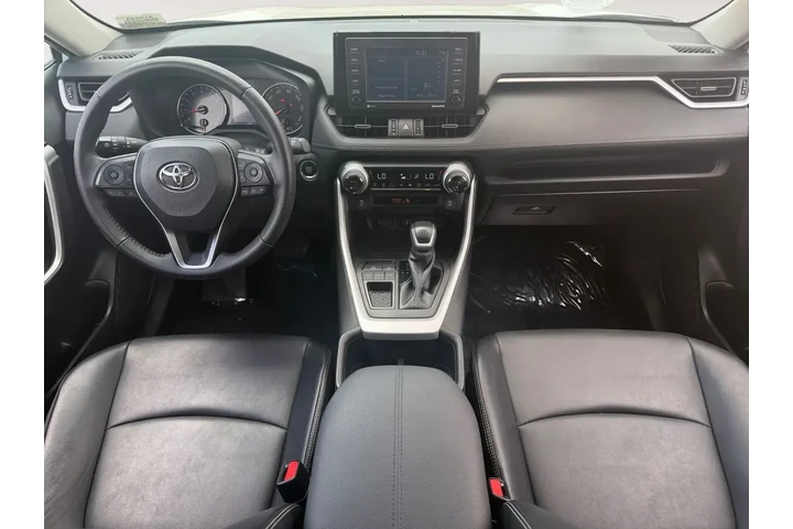 $30990 : Toyota RAV4 2022 XLE Premium image 10