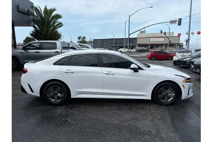 $19898 : Kia K5 2022 LXS 4dr Sedan image 8