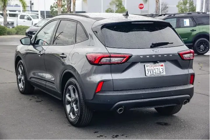 $33690 : Ford Escape 2025 ST-Line 4dr image 6