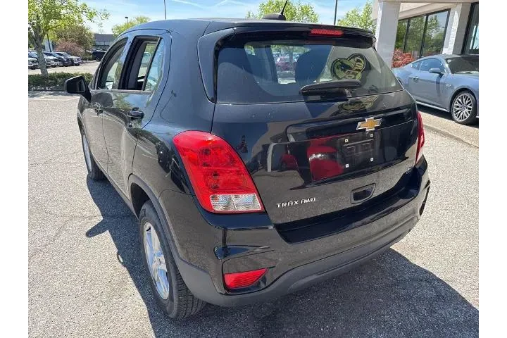 $10000 : Chevrolet Trax 2017 AWD LS 4 image 7