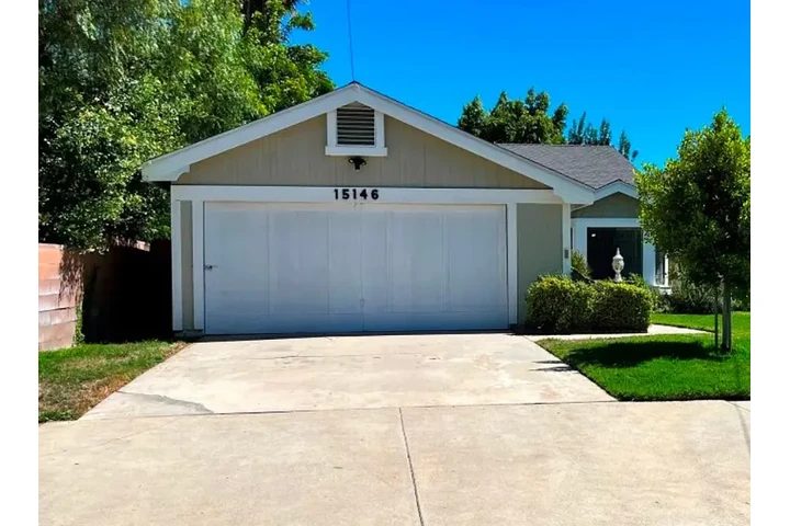 $2550 : 3 bedroom house in Koreatown image 2