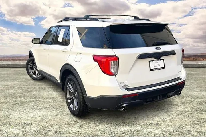 $23794 : Ford Explorer 2022 AWD XLT 4 image 4