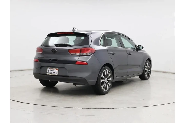 $13998 : Hyundai ELANTRA GT 2018 4dr image 8