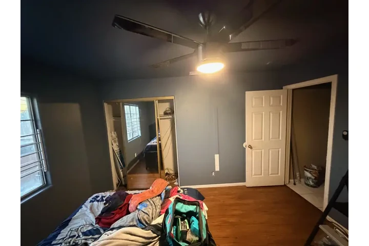 $1200 : Rento recamara para pareja image 1