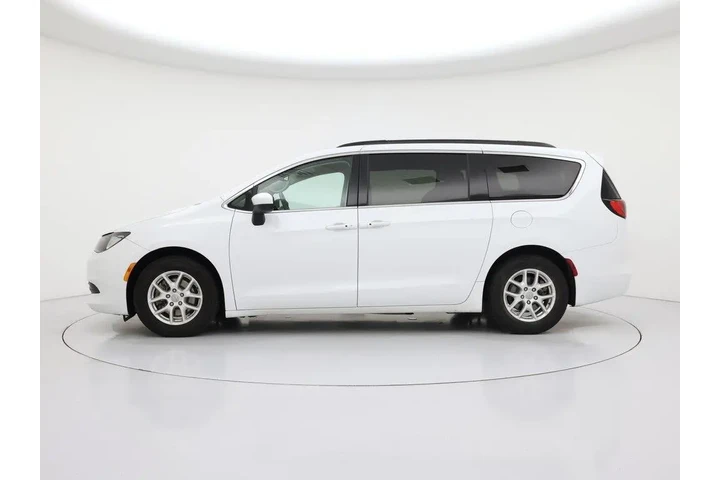 $17998 : Chrysler Voyager 2020 LXi 4d image 3