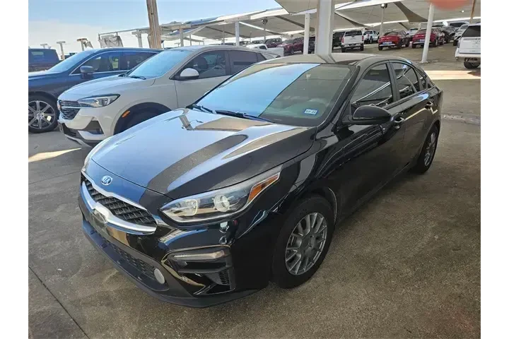 $9987 : Kia Forte 2020 FE 4dr Sedan image 1