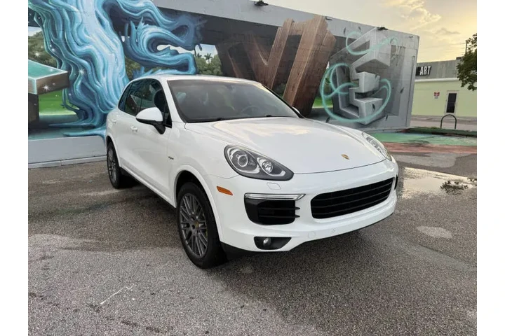 $21469 : 2017 Cayenne S E-Hybrid Plati image 6