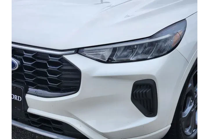 $18995 : Ford Escape 2023 ST-Line 4dr image 7