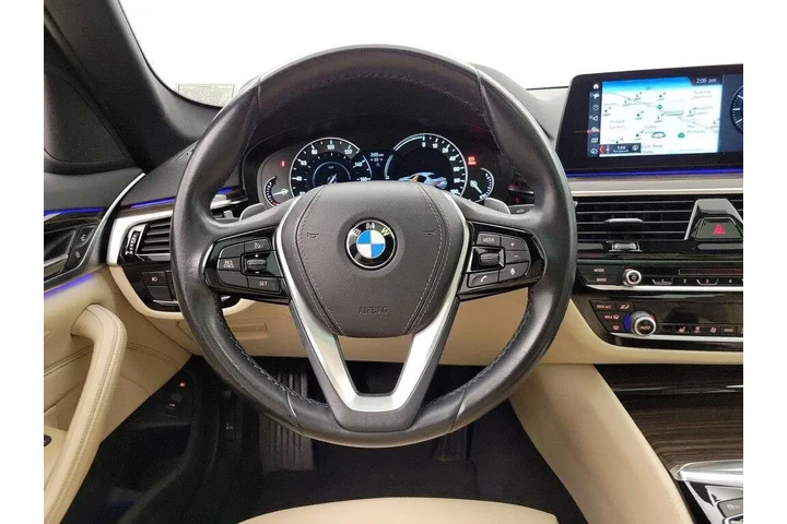 $18998 : BMW 5 Series 2018 530e iPerf image 10