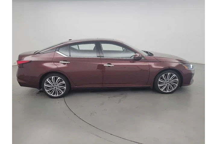 $23998 : Nissan Altima 2023 2.5 SL 4d image 4