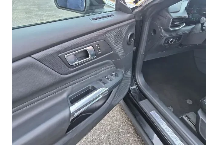 $28770 : Ford Mustang 2024 EcoBoost 2 image 10