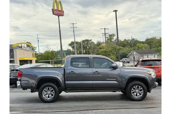 $25495 : 2019 Tacoma SR5 V6 image 10