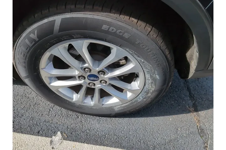 $20590 : Ford Escape Hybrid 2022 SE 4 image 5