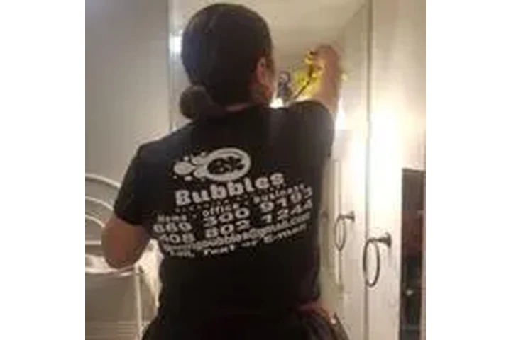 SOLICITAMOS " HOUSE CLEANERS" image 1