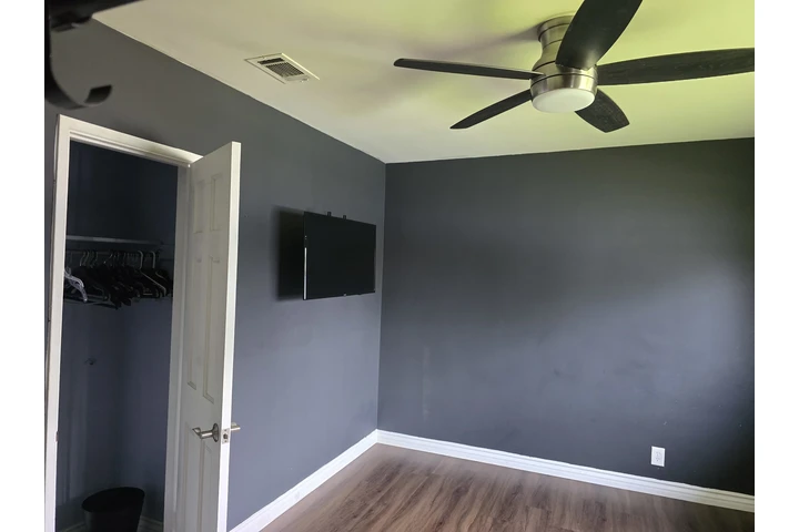 $900 : CUARTO DISPONIBLE PARA DAMA image 5