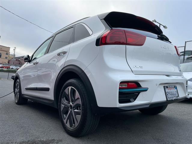 $24400 : Used 2022 Niro EV EX Premium image 9