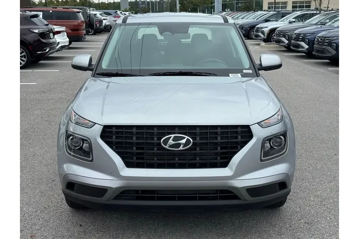 $22128 : Hyundai VENUE 2026 SE 4dr Cr image 4