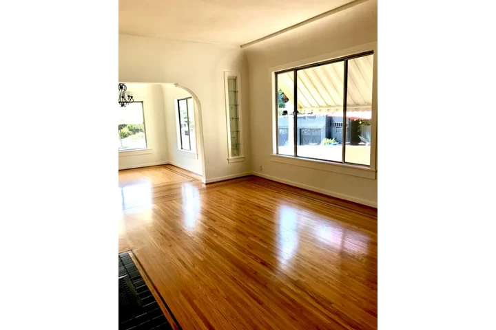 $2450 : Available For Rent image 2
