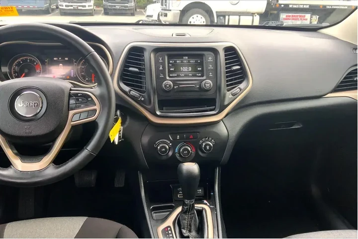 $8247 : Jeep Cherokee 2017 Sport 4dr image 6