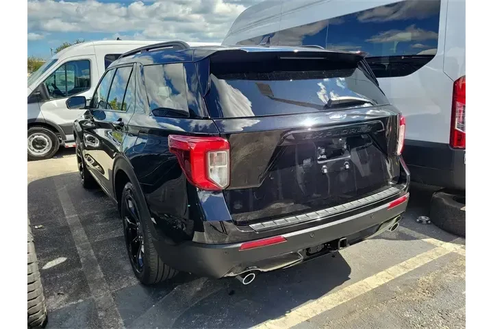 $29990 : Ford Explorer 2022 ST-Line 4 image 4
