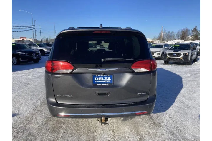 $18398 : 2018 Pacifica Limited image 7