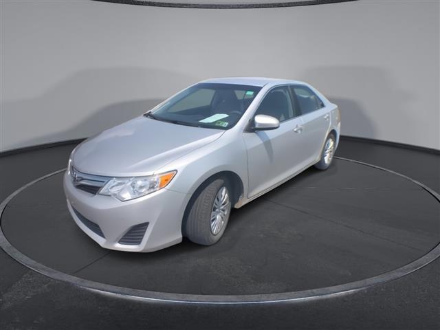 $15400 : PRE-OWNED 2013 TOYOTA CAMRY LE image 4