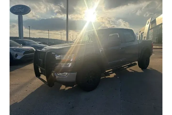 $35698 : Ford F-150 2022 4x4 XLT 4dr image 5