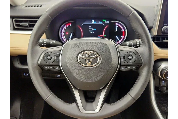 $34998 : Toyota RAV4 2024 AWD XLE Pre image 10