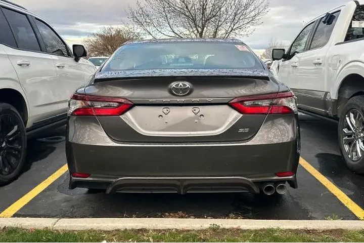 $27995 : Toyota Camry 2024 SE 4dr Sed image 5