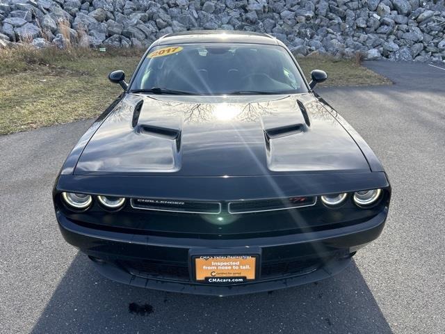 $28066 : PRE-OWNED 2017 DODGE CHALLENG image 2