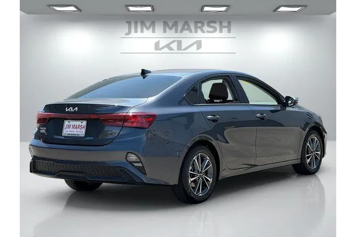 $18988 : Kia Forte 2023 LXS 4dr Sedan image 6