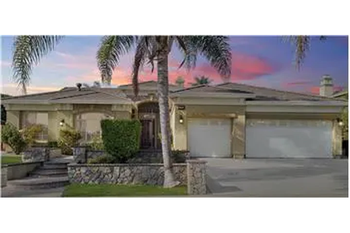 $4550 : Rental property with 4 bedro image 1