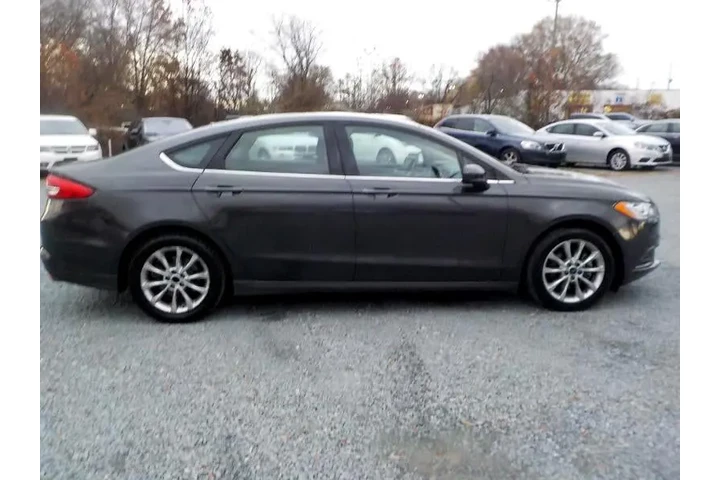 $8419 : 2017 Fusion SE image 6