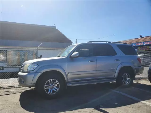 $2800 : 2004 Toyota Sequoia image 3