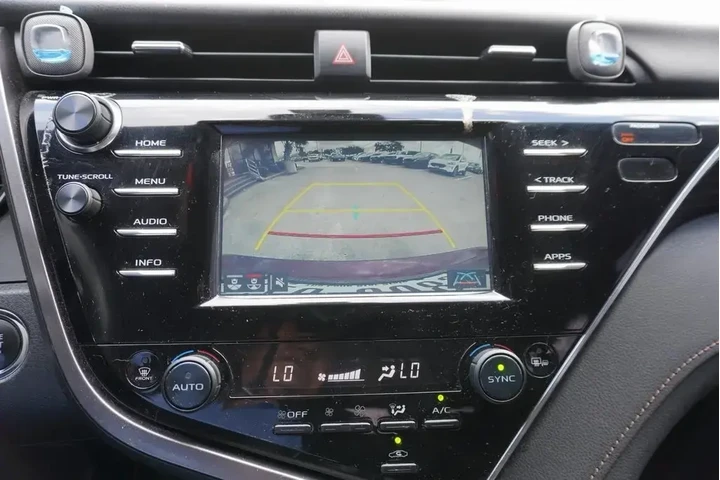 $14388 : Toyota Camry 2018 XLE 4dr Se image 9