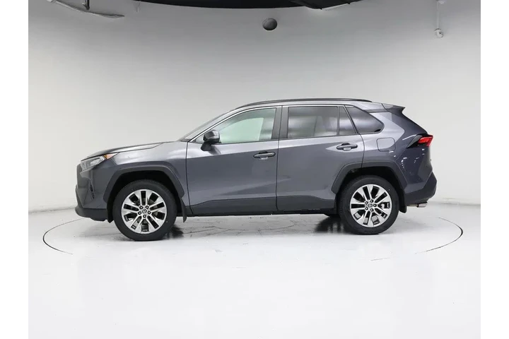 $27998 : Toyota RAV4 2021 AWD XLE Pre image 3