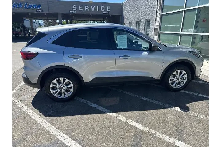 $22950 : Ford Escape 2024 AWD Active image 6
