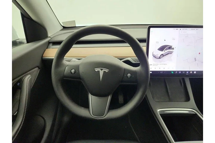 $28998 : Tesla Model Y 2022 AWD Long image 10
