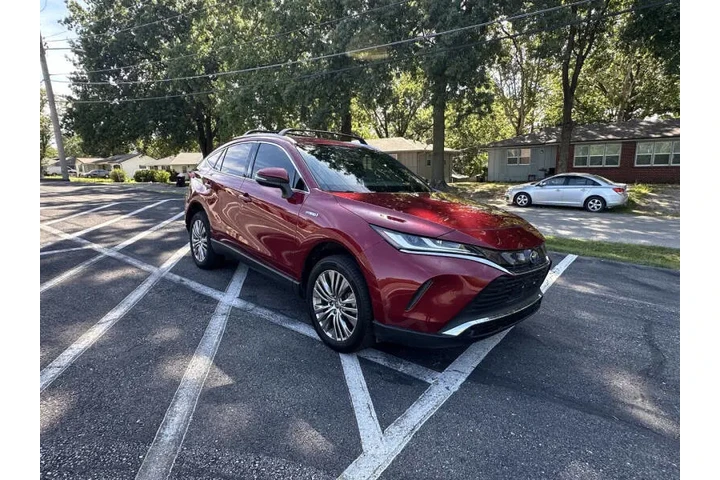 $24999 : 2021 Venza XLE image 9