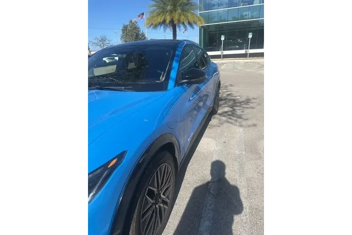 $29990 : Ford Mustang Mach-E 2024 Pre image 2