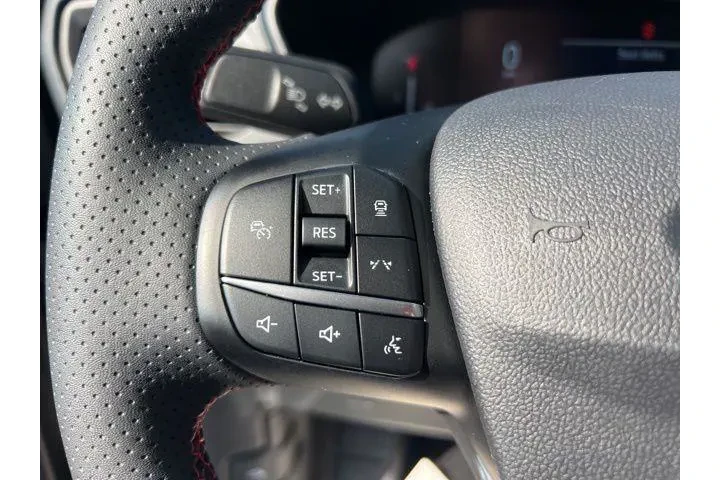 $24843 : Ford Escape 2024 AWD ST-Line image 9