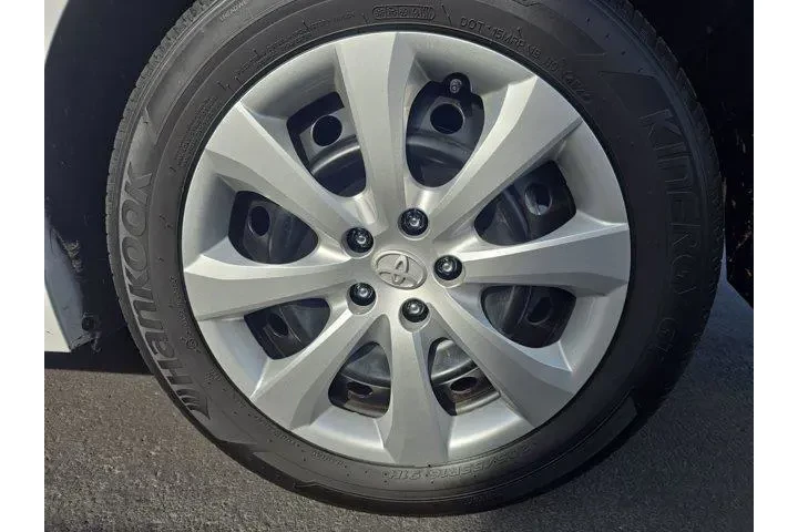 $22995 : Toyota Corolla 2025 LE 4dr S image 6