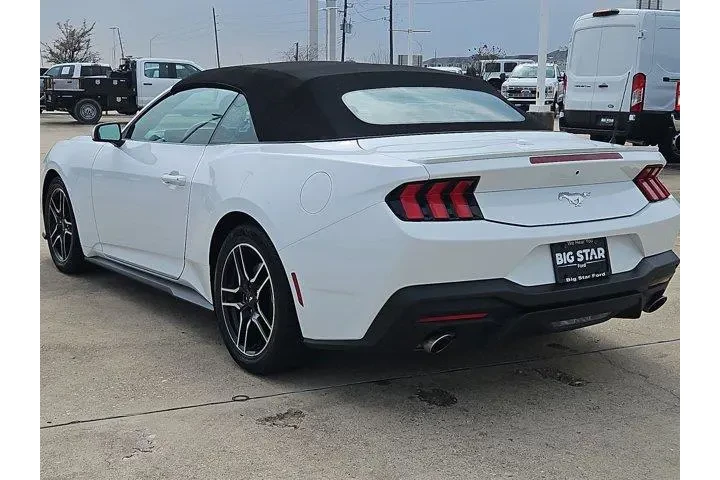 $25900 : Ford Mustang 2024 EcoBoost 2 image 5