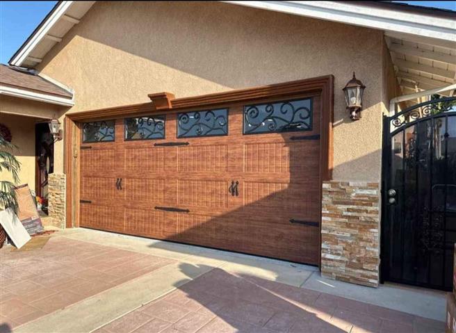 Aluminum Garage Doors VIP image 1