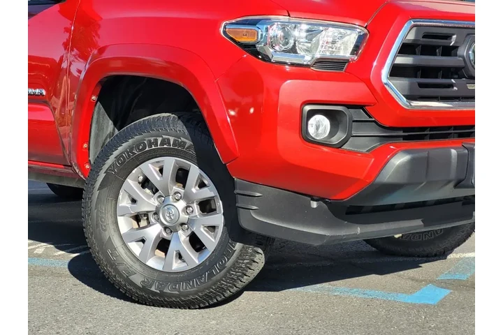 $28995 : Silver Certified 2018 Tacoma image 4