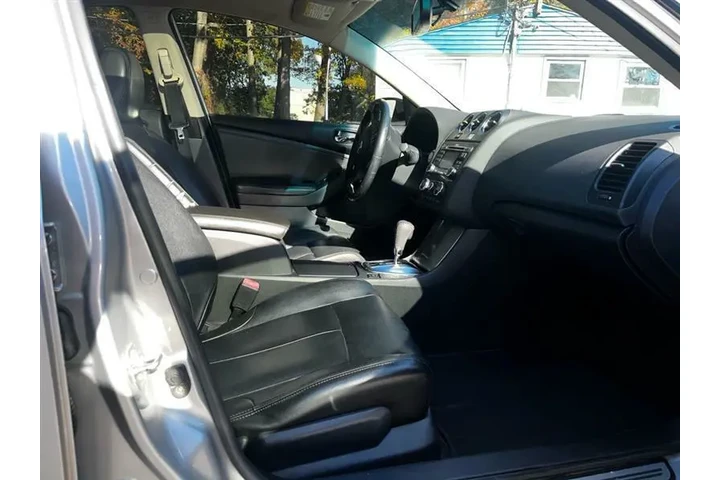 $8999 : 2011 Altima image 7