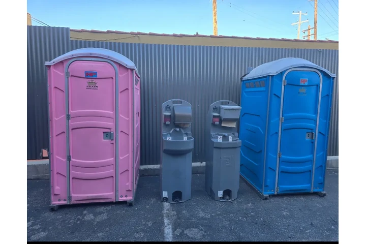 Renta de baños image 1