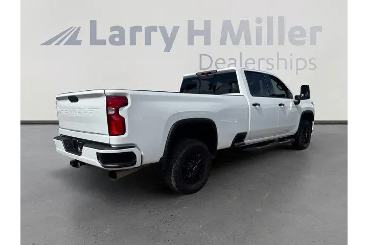 Chevrolet Silverado 2500HD 2 image 5