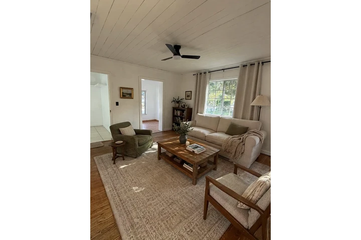 $2650 : TODO INCLUIDO! Casa 3cuarto 1b image 2
