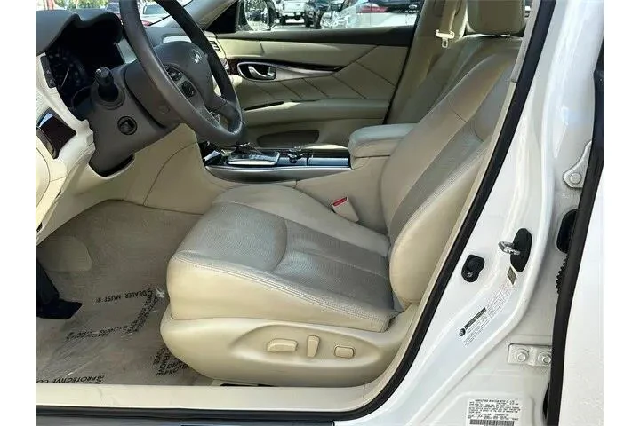 $14998 : INFINITI Q70 2015 AWD 3.7 4d image 9